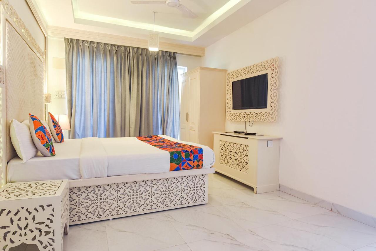 Hotel Fabhotel Yahweh With Bar,