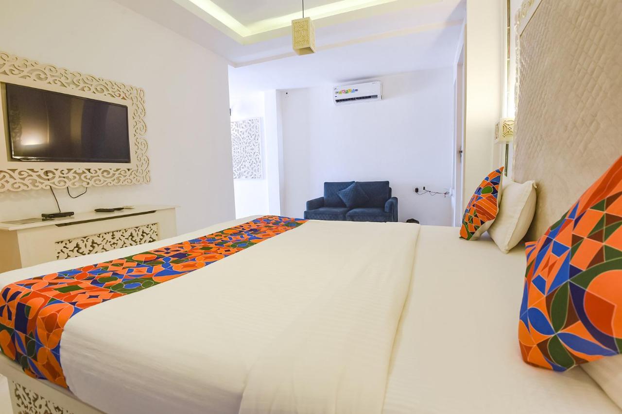 Fabhotel Yahweh With Bar, Hotel